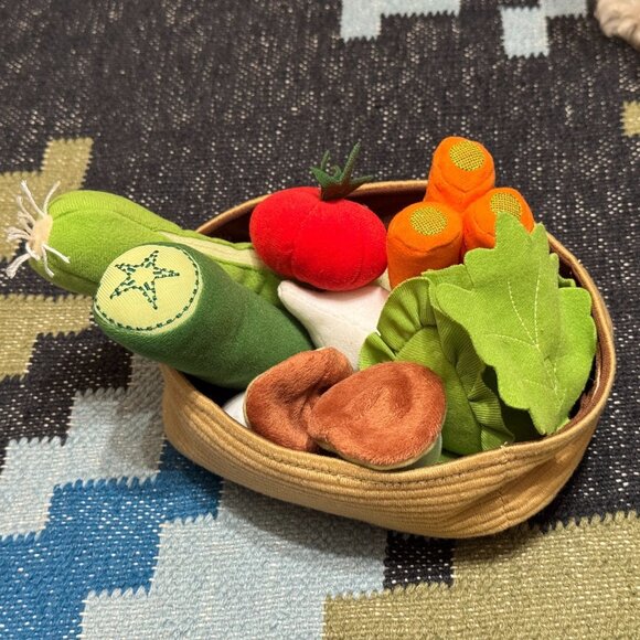 IKEA Duktig Plush Toy: Farmers Market Vegetable Basket 701.857.50 - Picture 1 of 15